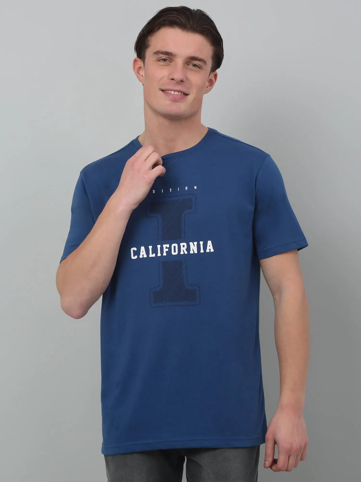 Men's Royal Blue Round neck Half Sleeve T-Shirt with Typographic print