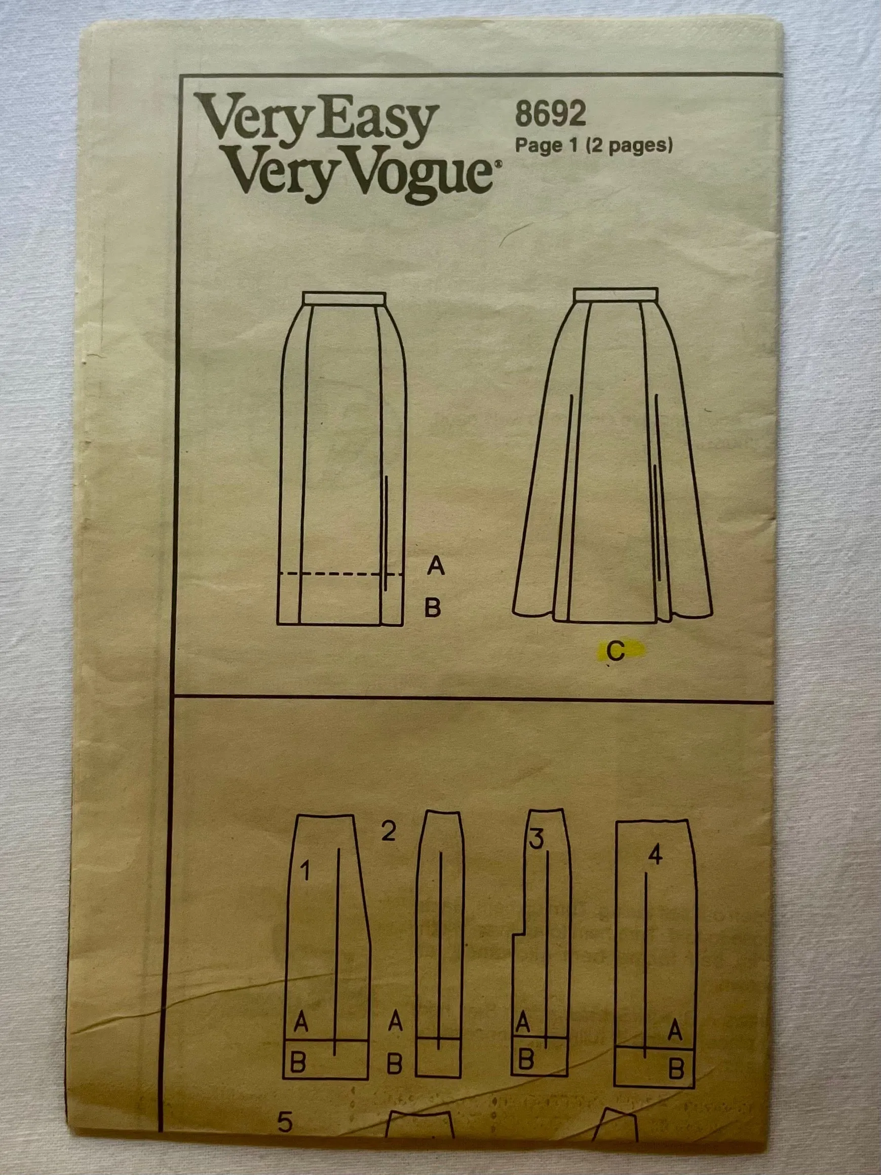 Very Easy Very Vogue 8692 PARTIALLY CUT Adult Skirts Sizes 14-18